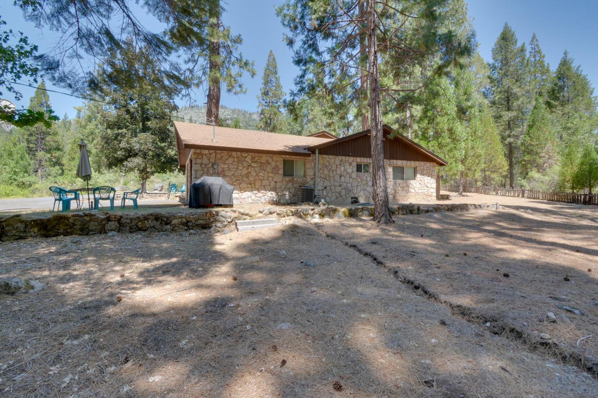 Riverfront Home Near Yosemite National Park! Groveland Exterior photo